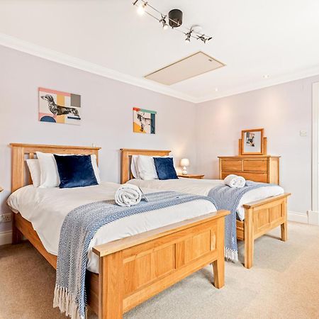Villa Olive Tale à Henley-on-Thames Extérieur photo